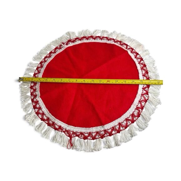 Vintage 70’s Red Felt Mini CHRISTMAS TREE Skirt White Fringe Macrame 18” - Picture 3 of 4
